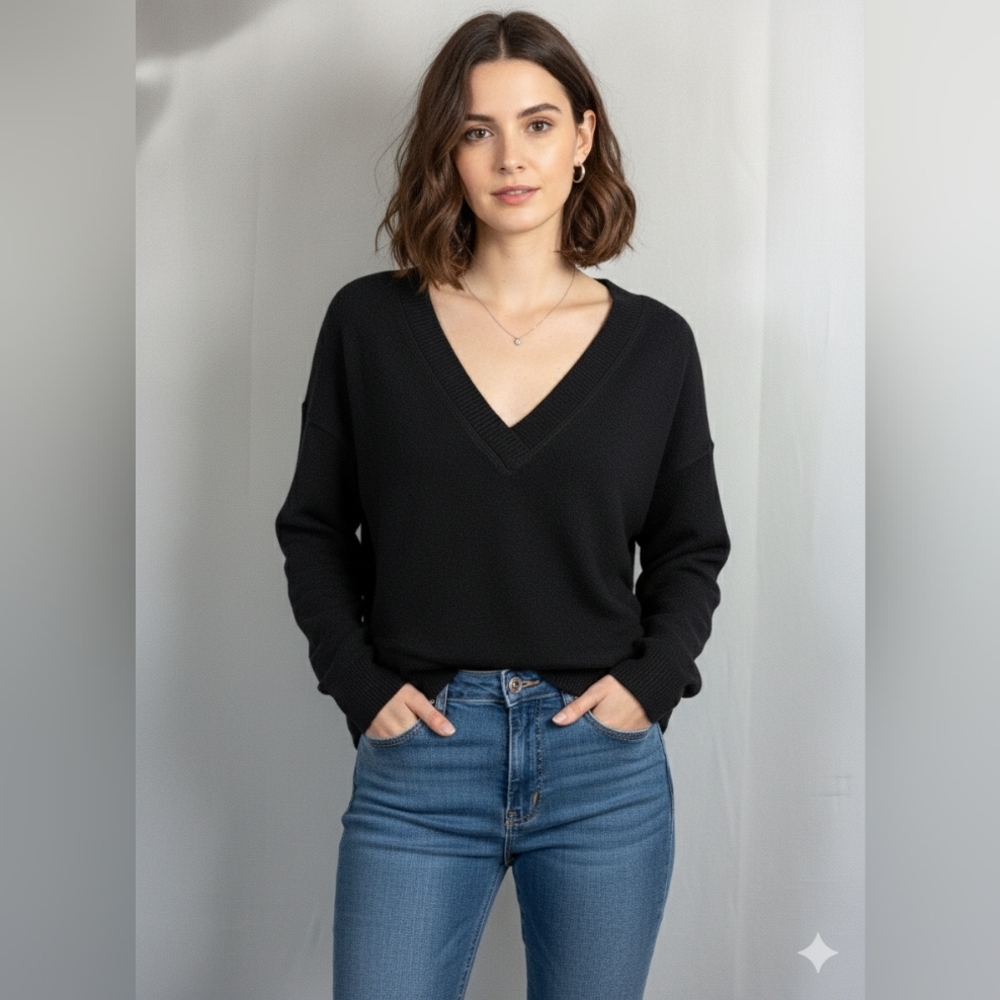 Alala Black V-Neck Sweater New‎ Medium